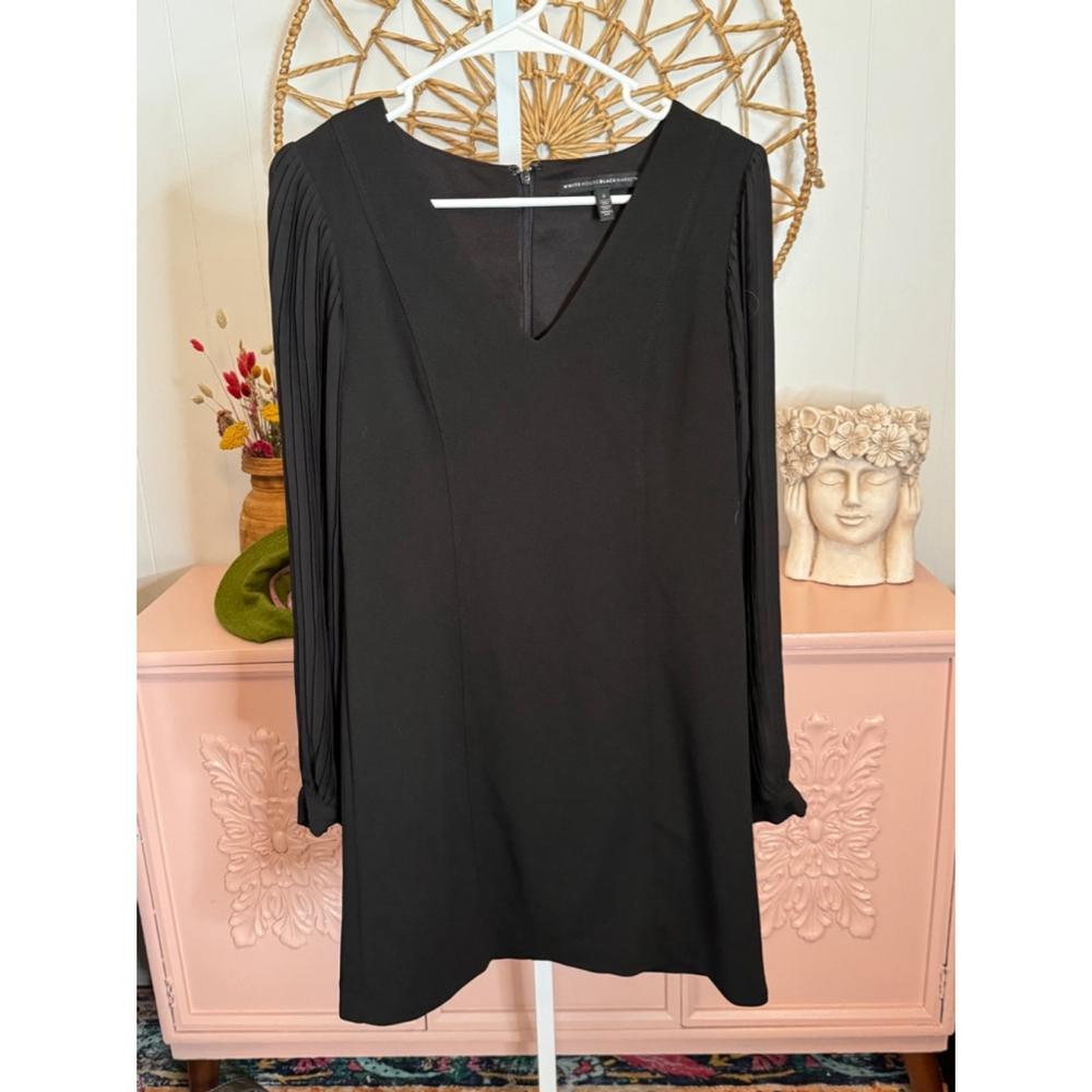 Women's White House Black Market Black Dress‎ Size 0